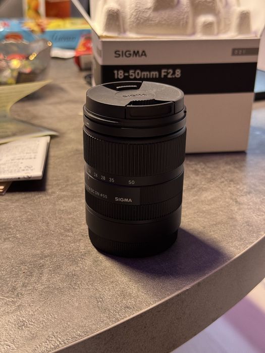 Практически новый обьектив sigma 18-50 mm f 2.8
