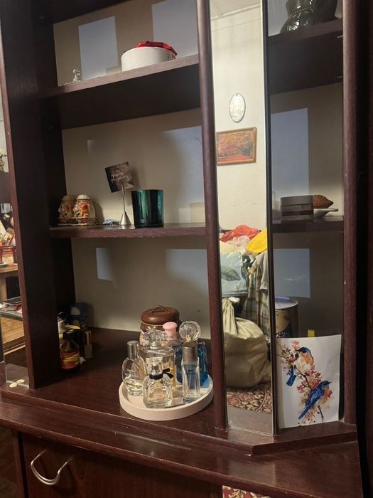 Шкаф горка для гостиной