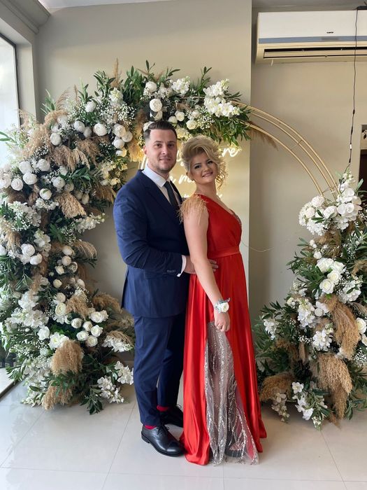 Rochie ocazie din tafta usor elastica.