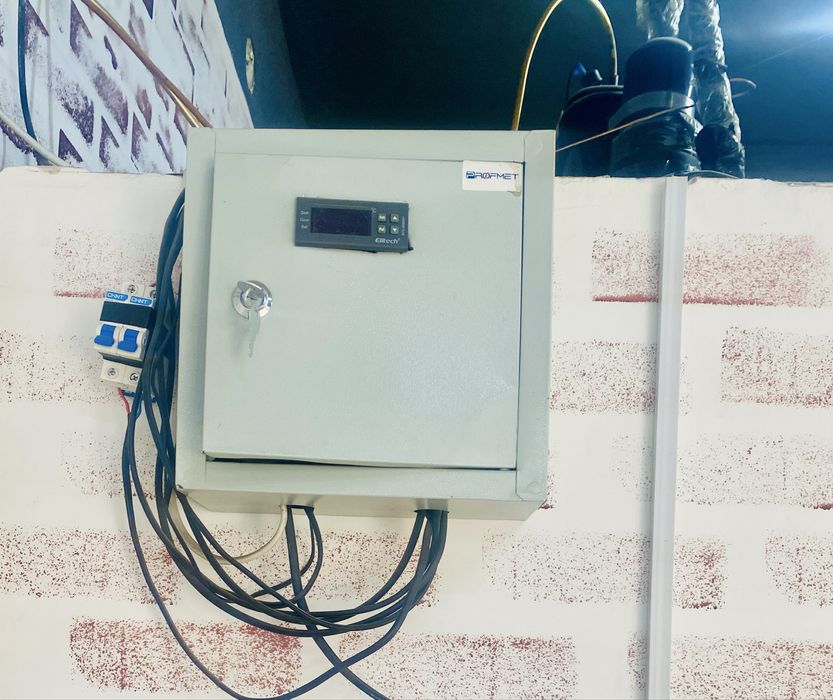 Халадельник сотилади срочьно!!!