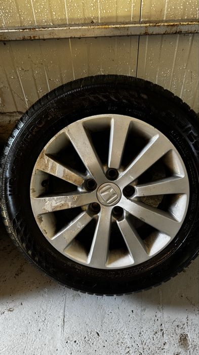 Jante  anvelope  5x114,3  215 55 16 nokian