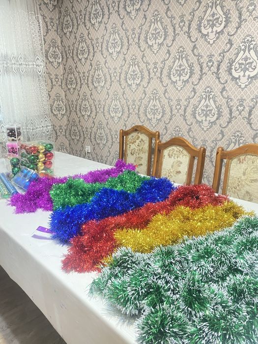 Новогодние мишура, маски