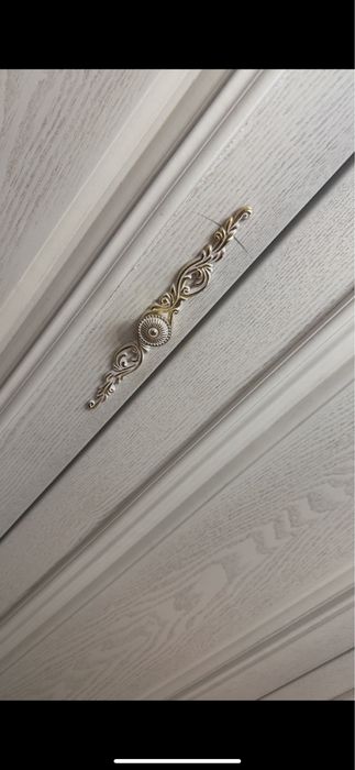 Продам шкаф дерево