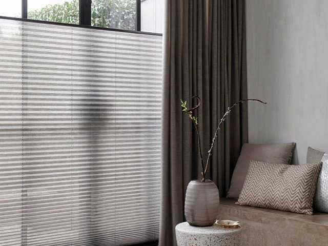 Производство и монтаж на щори и комарници.