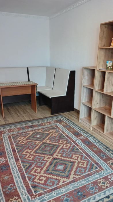 Inchiriez apartament 2 camere decomandat , zona Mobila