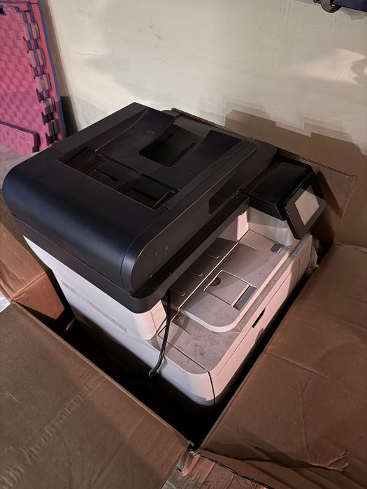 Продаю принтер (HP Color LaserJet Pro 500 M570dw)