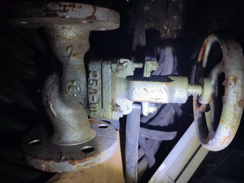 Продам Задвижки краны