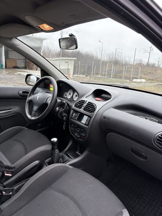 Vand Peugeot 206 1.4 benzina