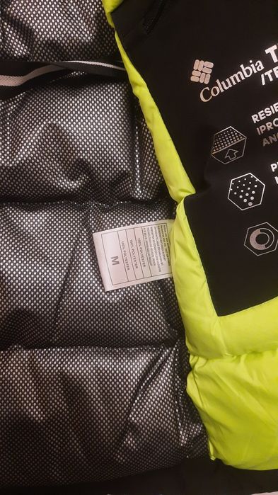 Columbia куртка сотилади