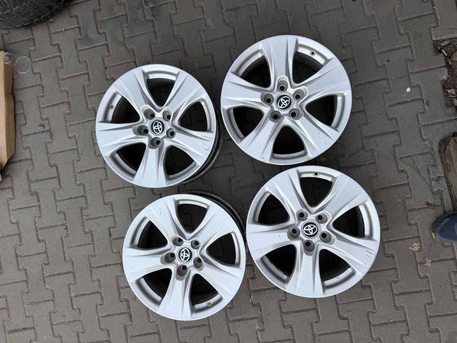 Бу оригинальный диск тойота RAV4.