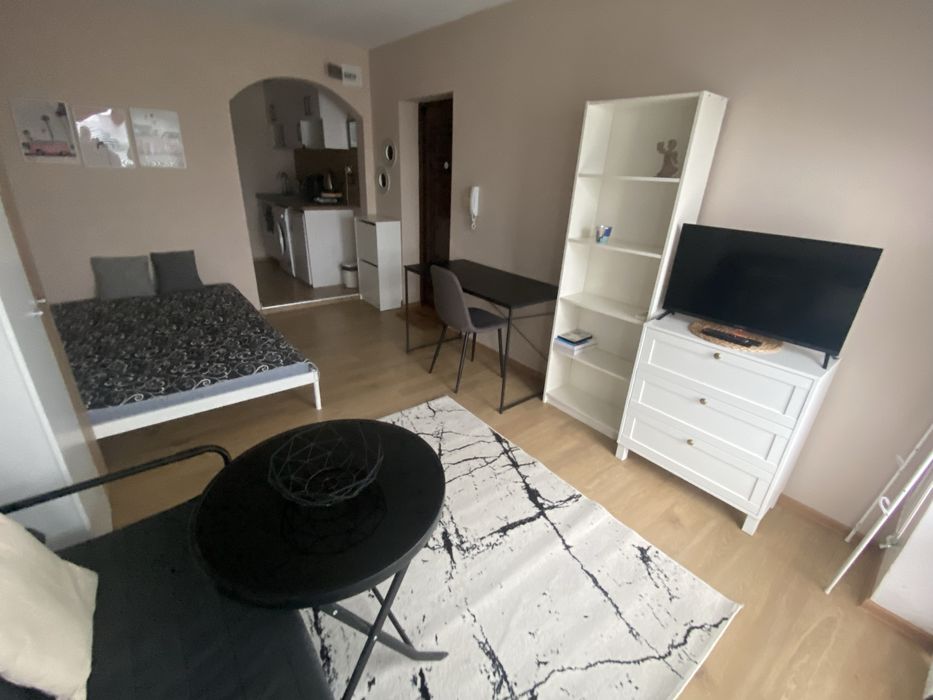 Дава се под наем Едностаен апартамент в к.к. Дюни - 35 кв.м за 498.27 € - Снимка #1