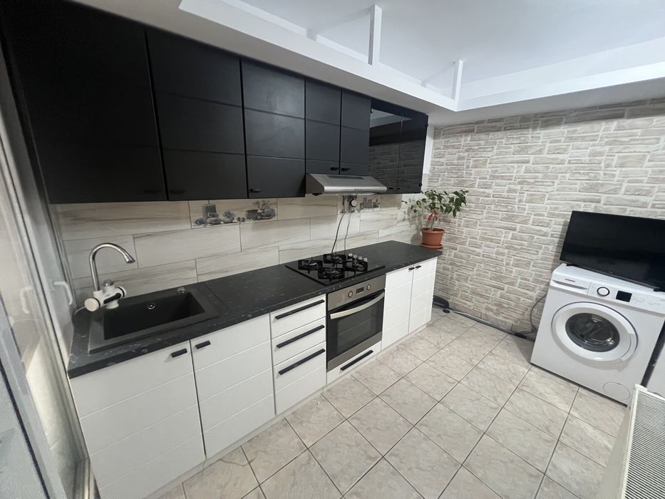 Închiriez unitate locativă la casă