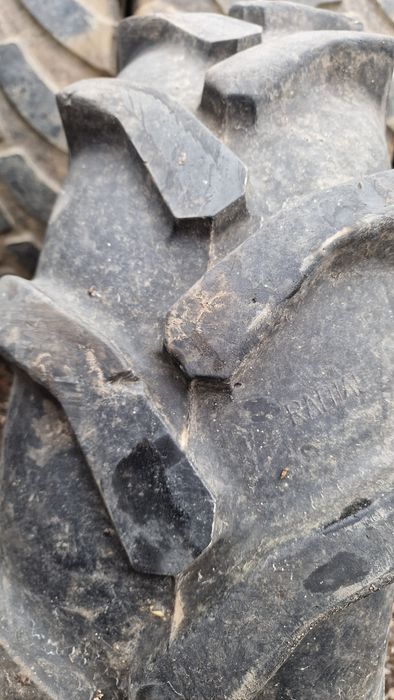 Cauciuc Tractor 11.2R24 marca Semperit