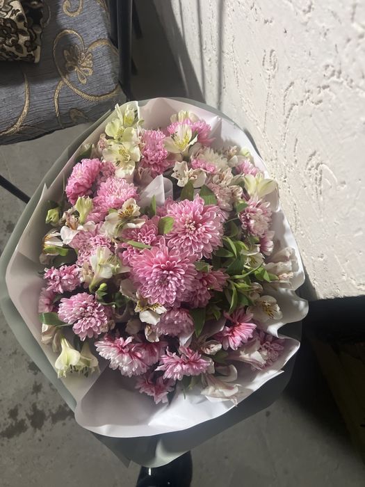 Продам цветы по 3000