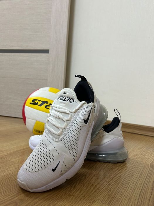 Продам кроссовки nike air max