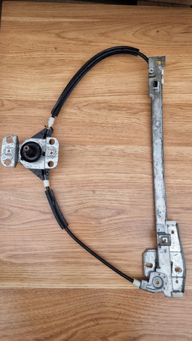 Стеклоподъемник правый передний пассат б3