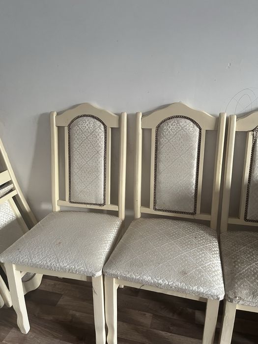 Продам светлые стулья
