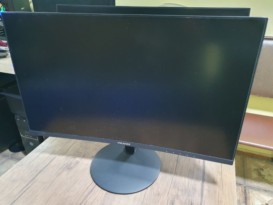 МОНИТОР 24 диагональ 75грц Идеал холатда