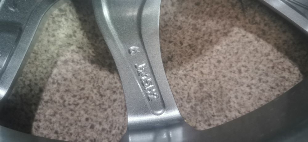 Продам титановый диск на 15