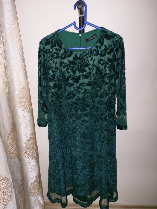 Продам платья новые