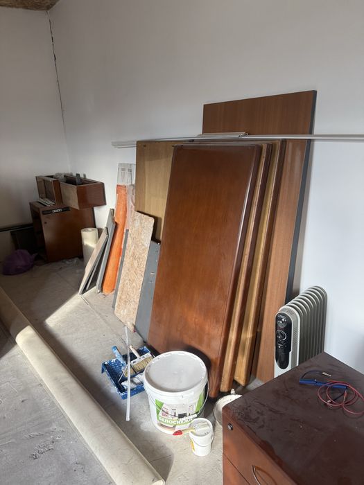 Офисные шкафы и столы