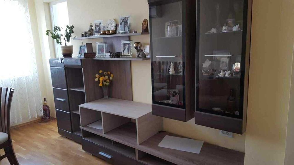 Дава се под наем Тристаен апартамент в Бургас, Възраждане - 70 кв.м за 612 € - Снимка #2