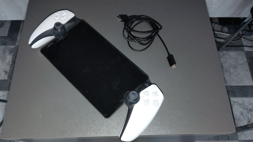 Продам Playstation Portal PS5 SONY