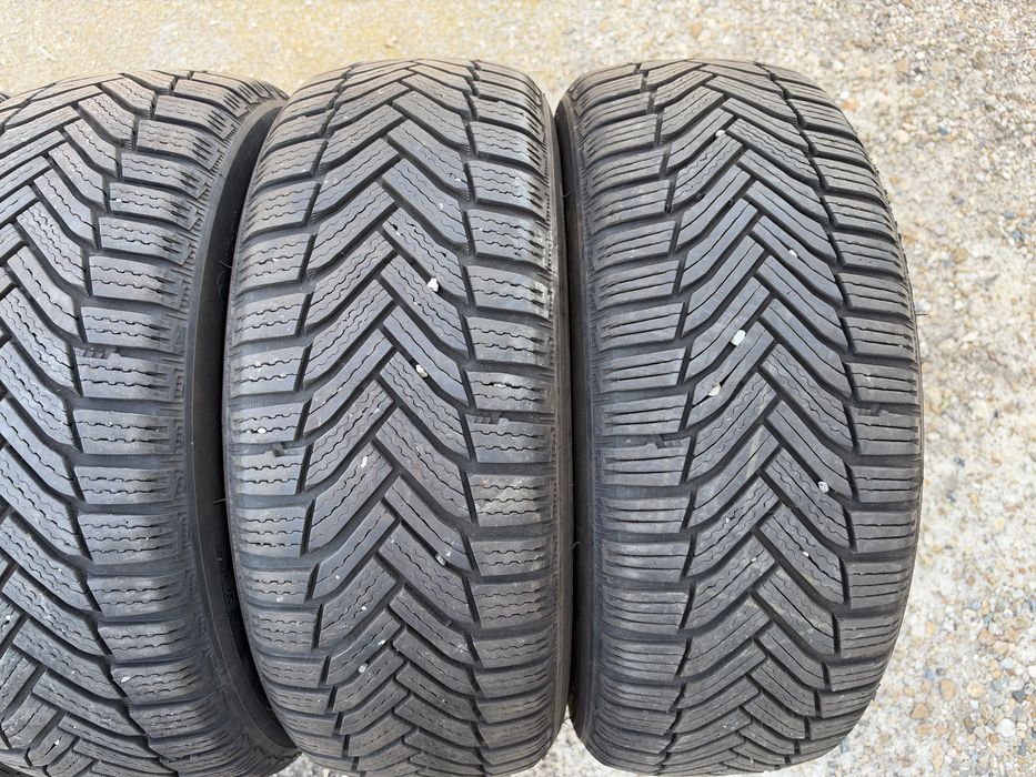 4бр. ОТЛИЧНИ Зимни Гуми С Борд 205/55R/16 -MICHELIN- DOT:4121- 7.0мм.+6.8мм.