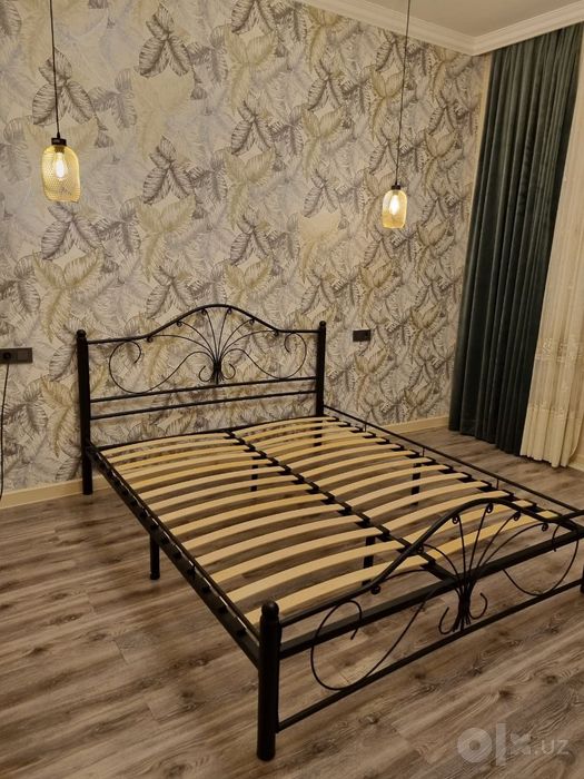 Срочно Кроват + Матрас пружинный 180×200×27 см