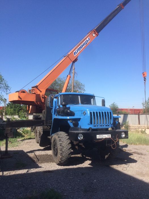 Автокран Урал
