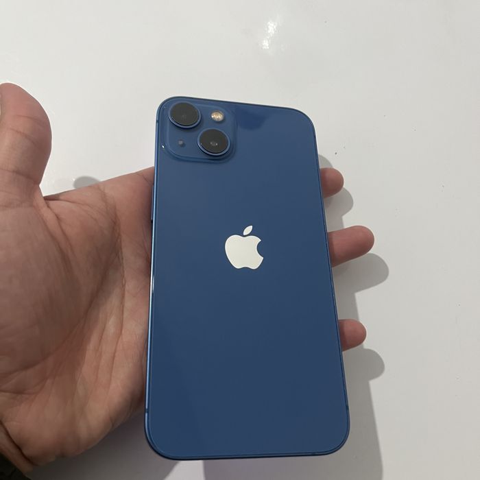 Продаю Iphone 13