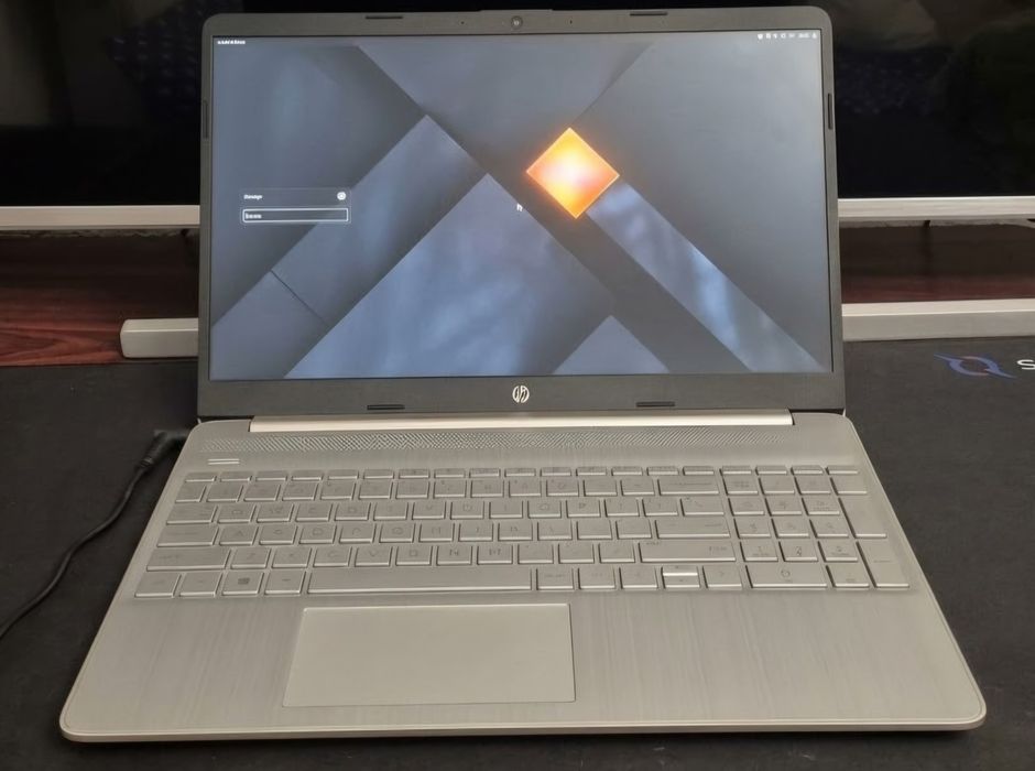 Laptop HP 15s - i7 1165G7 / 16GB RAM / 512GB SSD / 15.6" Full HD