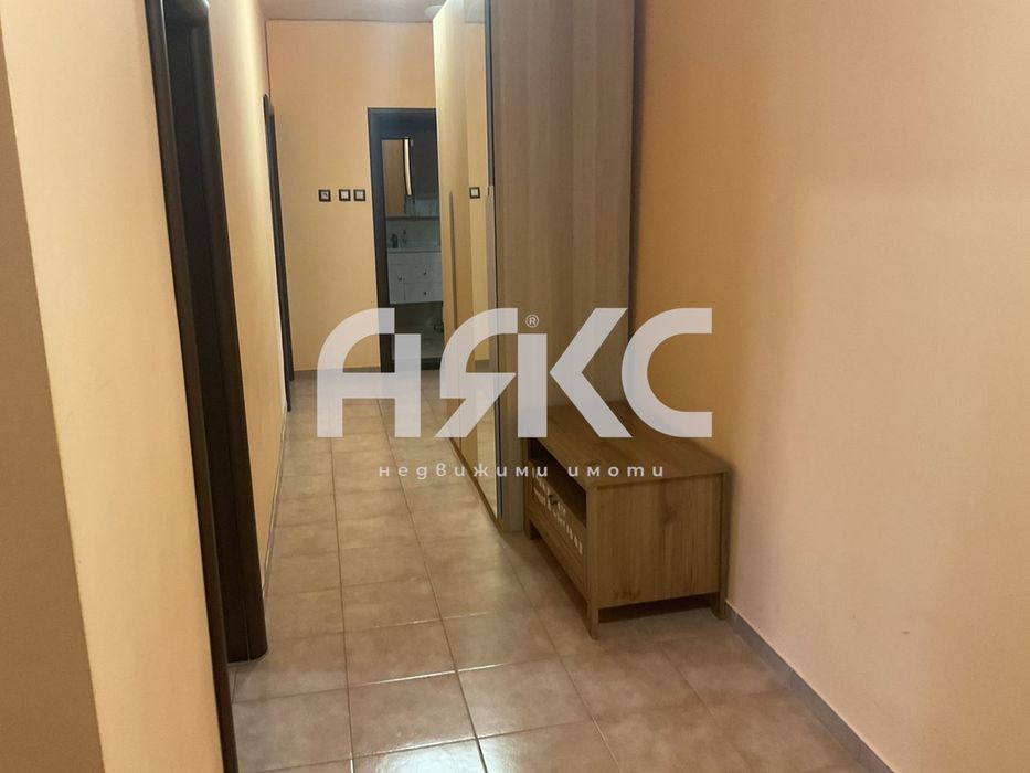 Четиристаен апартамент под наем в кв. Малинова долина