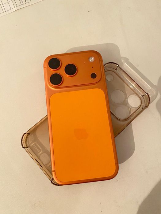 Продам Айфон 17 про