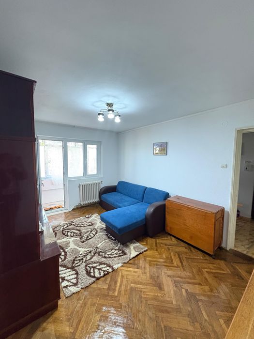 Apartament semidecomandat cu 2 camere
