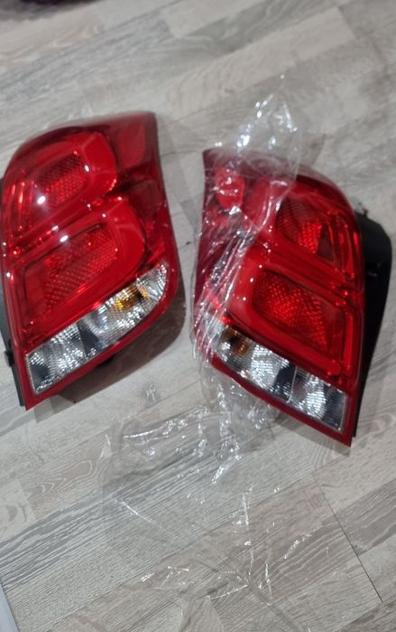 Трикер 1 фара орка фара задний фара стоп оригинал янги триккер 1 стоп