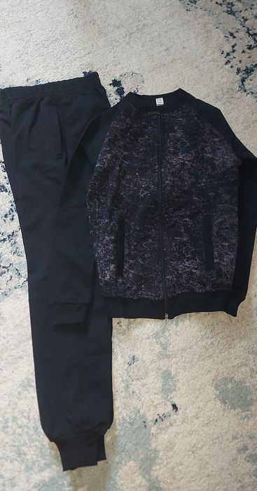 Продам спортивный костюм