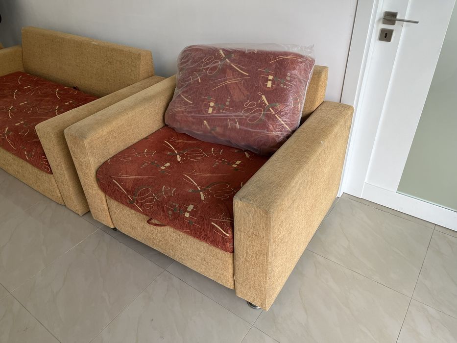 Разтегателен диван и фотьойл