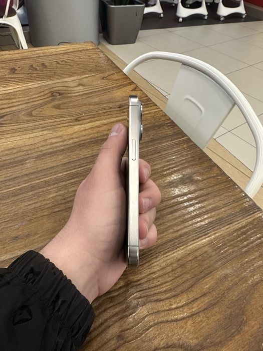 Iphone 15 Pro sotiladi Dual Kar/Dok