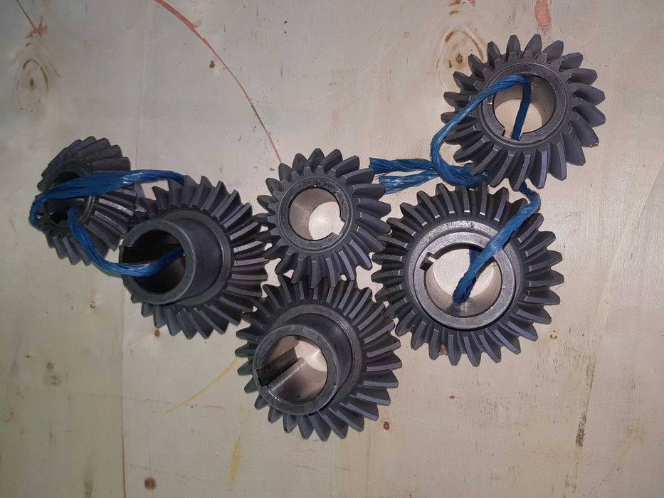 Pinion cositoare DEUTZ -FAHR-KM24