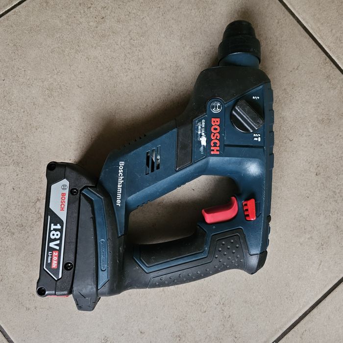 Masina gaurit cu percutie (Rotopercutor ) Bosch  GBH 18 V-Li Compact