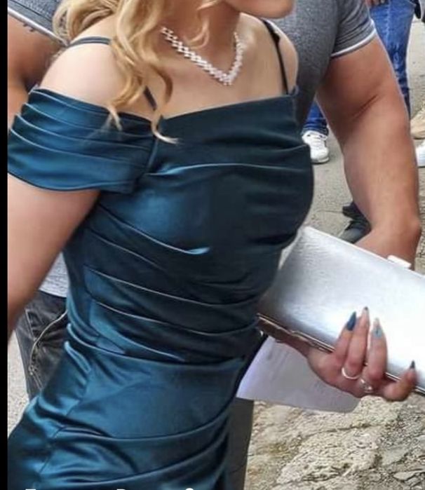 Бална сатенена рокля цвят тюркоаз