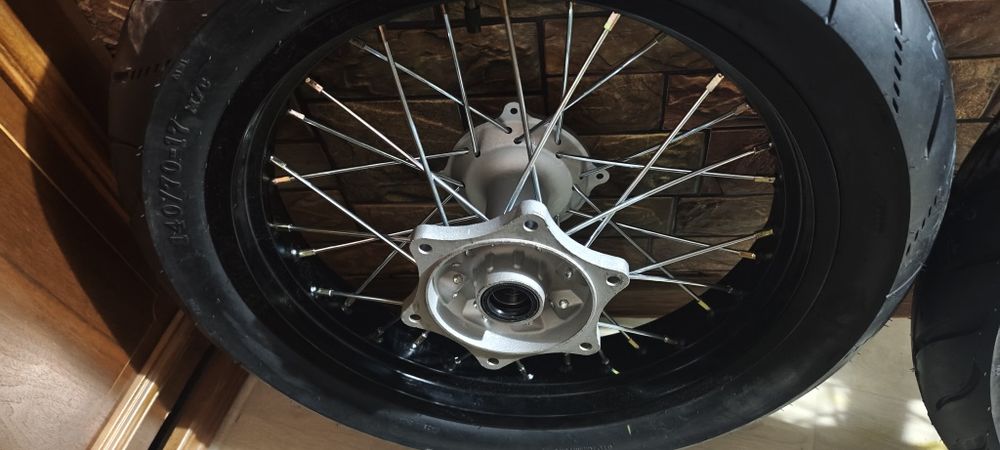 Мотарды, шоссейные колеса