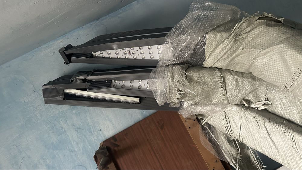 Прожектора, светильники, столбы