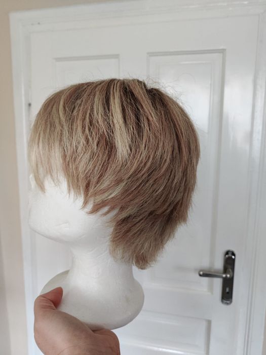 Продавам Перука.