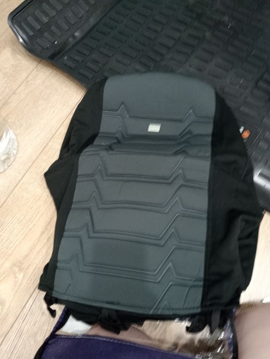 Продам чехол новый и коврик.