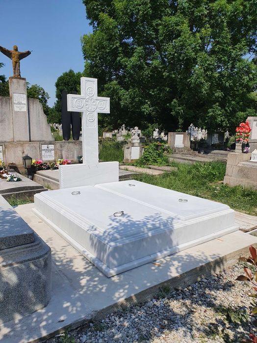 Cruci si morminte marmura si granit