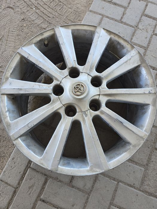 Продам диск тойота R 20