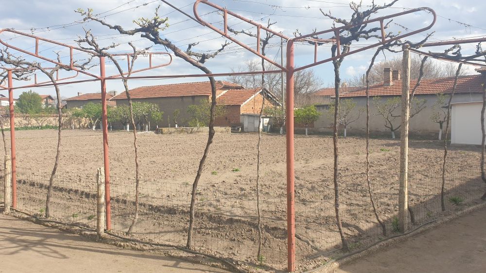 Продава се Къща в с. Градина, Област Пловдив - 1100 кв.м за 50 €/кв.м - Снимка #3