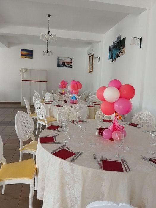 Realizez decoruri din baloane pentru orice petrecere